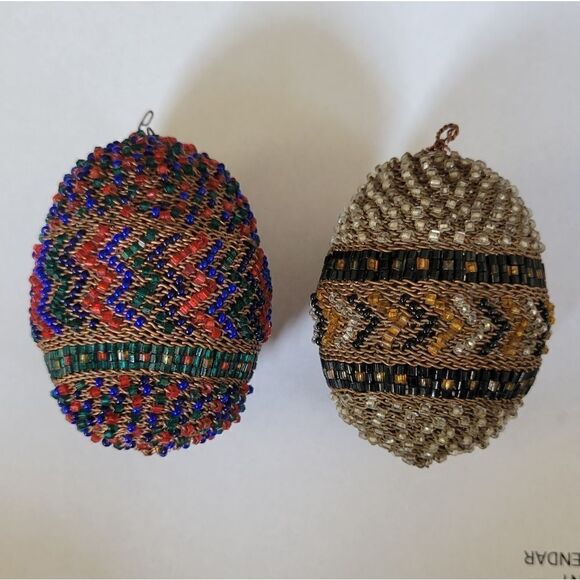 2 Hand Beaded Eggs  Zulu African Art collectible egg - Picture 2 of 4